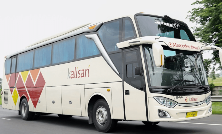 Tourist Bus (22-33 PAX)